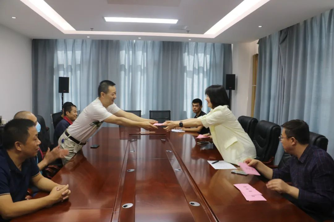 金秋助學(xué)丨陜建產(chǎn)投集團在行動